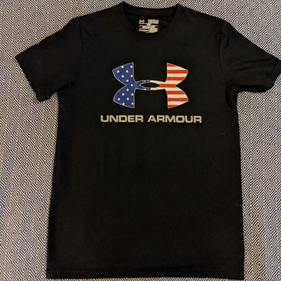 Youth medium Under Armour patriotic top - Picture 1 of 4